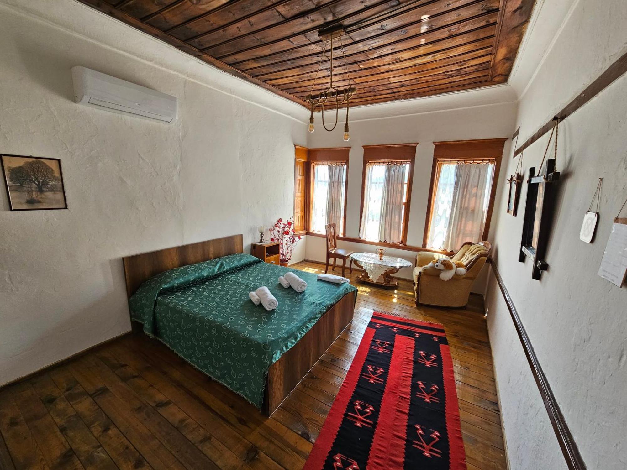 Guest House Panorama Berat Exterior foto
